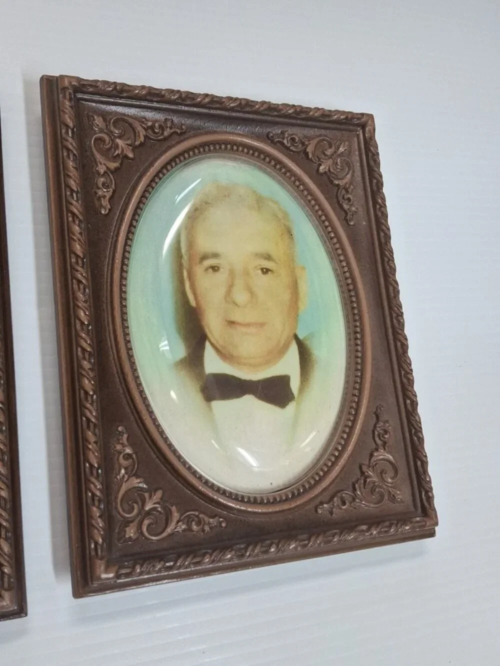 Vtg Ornate Picture Frame Pair- Convex Bubble - 5x7 - Plastic-Brown